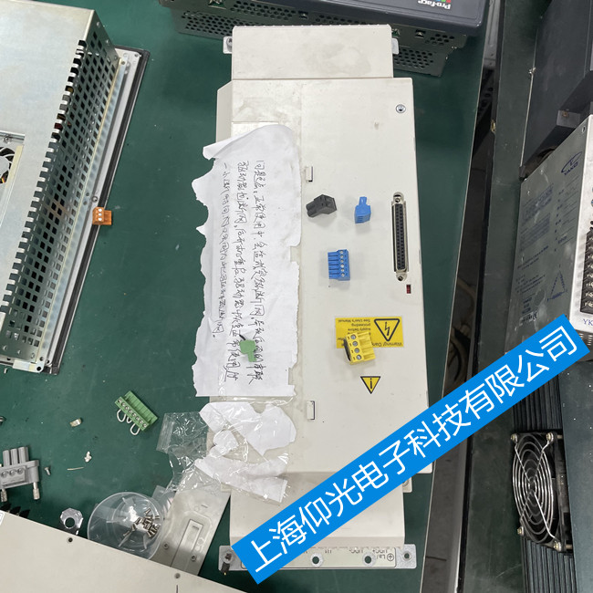 �ؑcABB/MotiFlex e180�(q��)��(d��ng)��1033���ϾS��