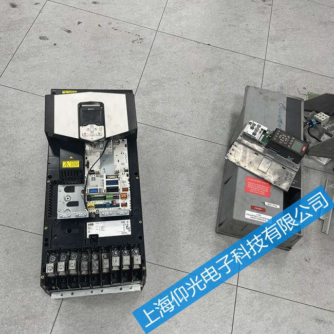 ABB變頻器維修ACS800-37-0320-5報警7111故障維修