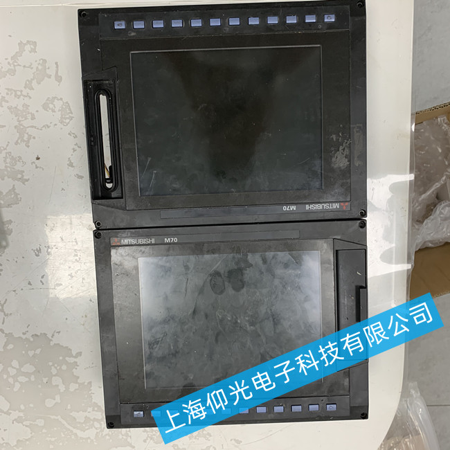 三菱系統(tǒng)屏維修FCA70P-2AVU花屏黑屏維修