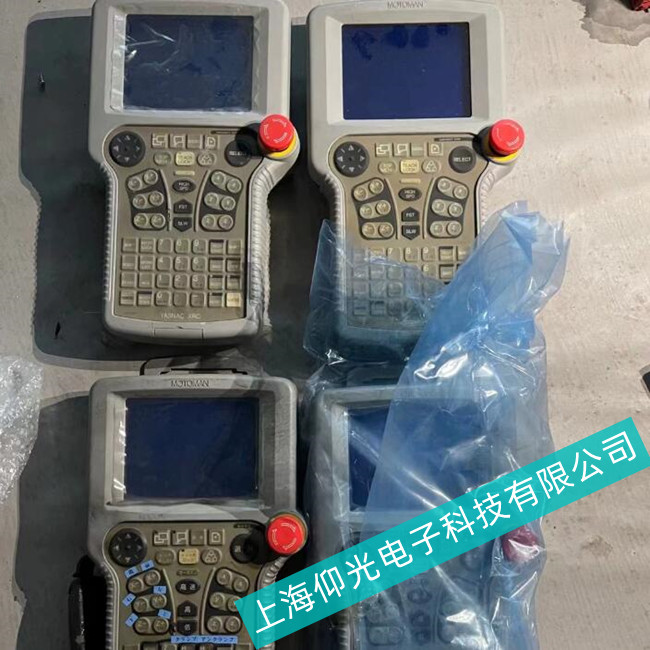 汽車配件公司安川弧焊機器人示教器顯示屏觸摸反應慢維修服務中心