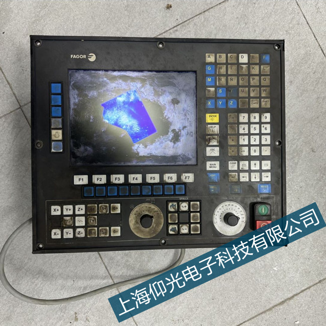 發(fā)格數(shù)控維修系統(tǒng)上電后屏幕顯示高亮但沒有內(nèi)容修理