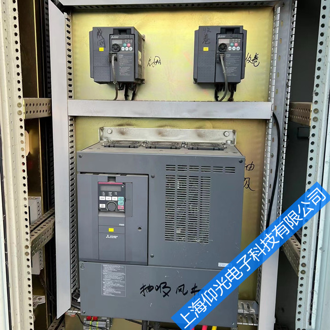 三菱A240-5.5KW變頻器換成A540-5.5KW時(shí)把A540-5.5KW“N”線接地維修案例