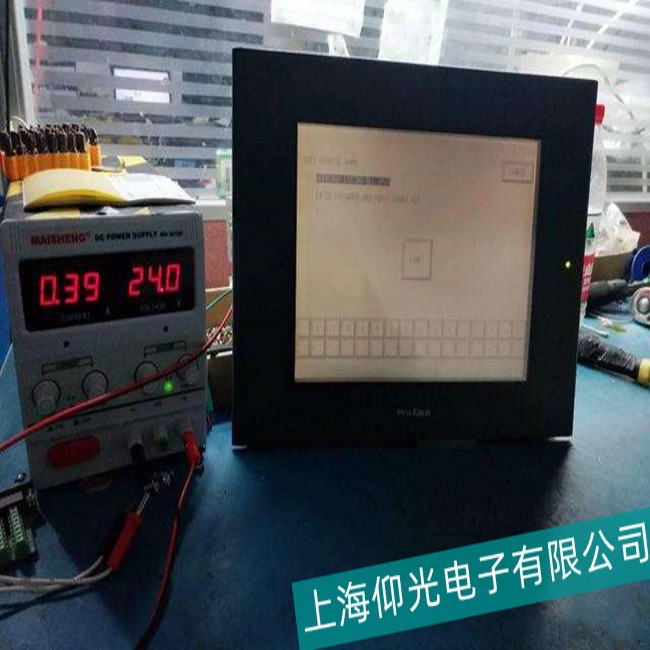 廣西服務(wù)業(yè)施耐德觸摸屏XBTF011110開機走到一半就不動故障維修費用