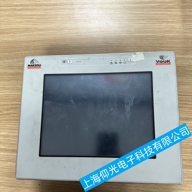 成都UNIOP觸摸屏eTOP05在通電幾分鐘后屏幕變成藍(lán)屏故障維修點