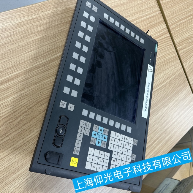 無錫西門子數(shù)控系統(tǒng)SINUMERIK 810D通電后紅綠燈都亮故障維修廠家地址
